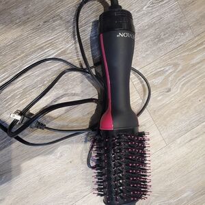 Revlon One-Step Hair Dryer & Volumizer Brush - Black/Pink
